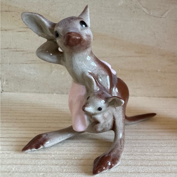 Hagen-Renaker Kangaroo Aardvark and Hippo Figurines - set of 3 - Picture 4 of 6